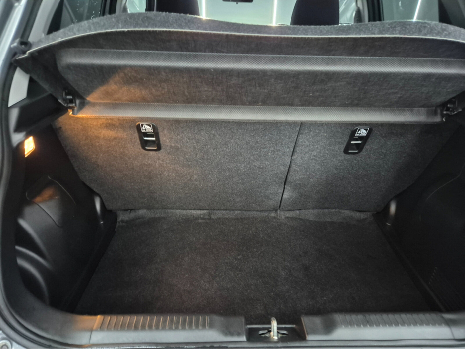 2022 Suzuki Swift - image 19