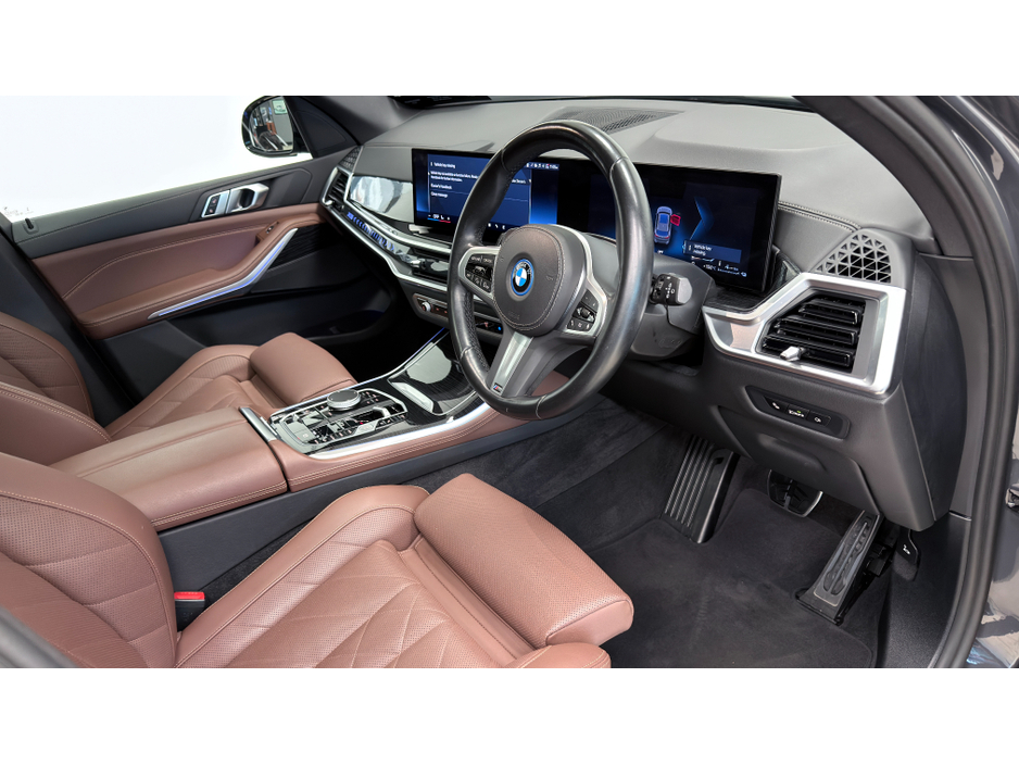 2023 BMW X5 - image 7