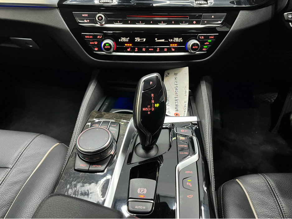 2017 BMW 5 Series €22950! 2017 BMW 530E LUXURY iPERFORMANCE 2.0 AUTOMATIC / CRUISE CONTROL / 360° PARKING CAMERA / ELECTRIC HEATED SEATS €22,950