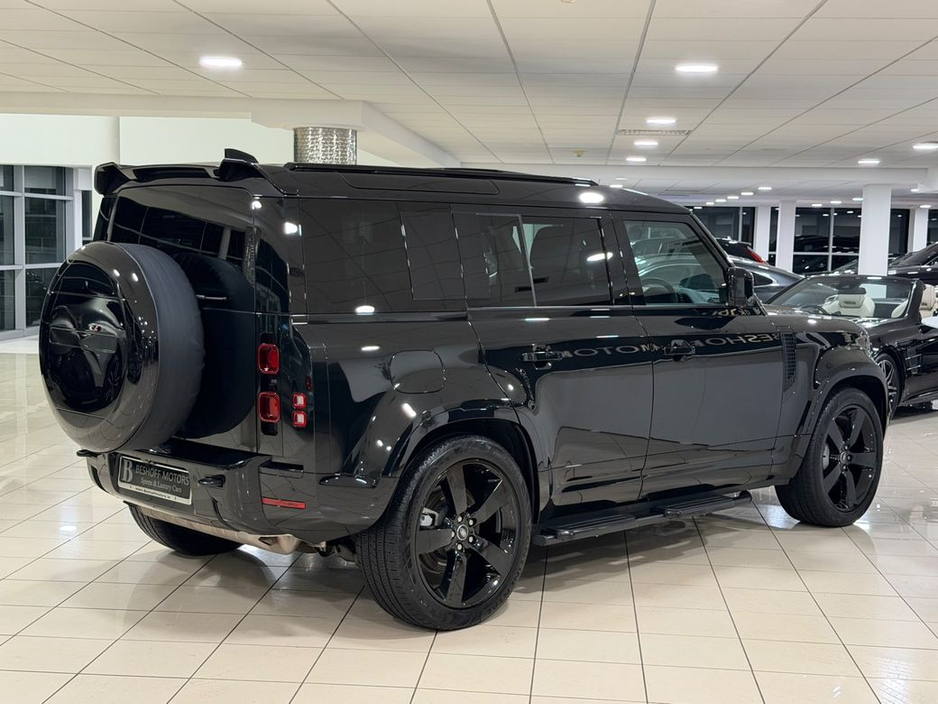 2025 Land Rover Defender X-DYNAMIC SE=HUGE SPEC//LIGHT INTERIOR//AS NEW=2 YEAR WARRANTY=TAILORED FINANCE PACKAGES AVAILABLE=TRADE IN'S WELCOME €104,995