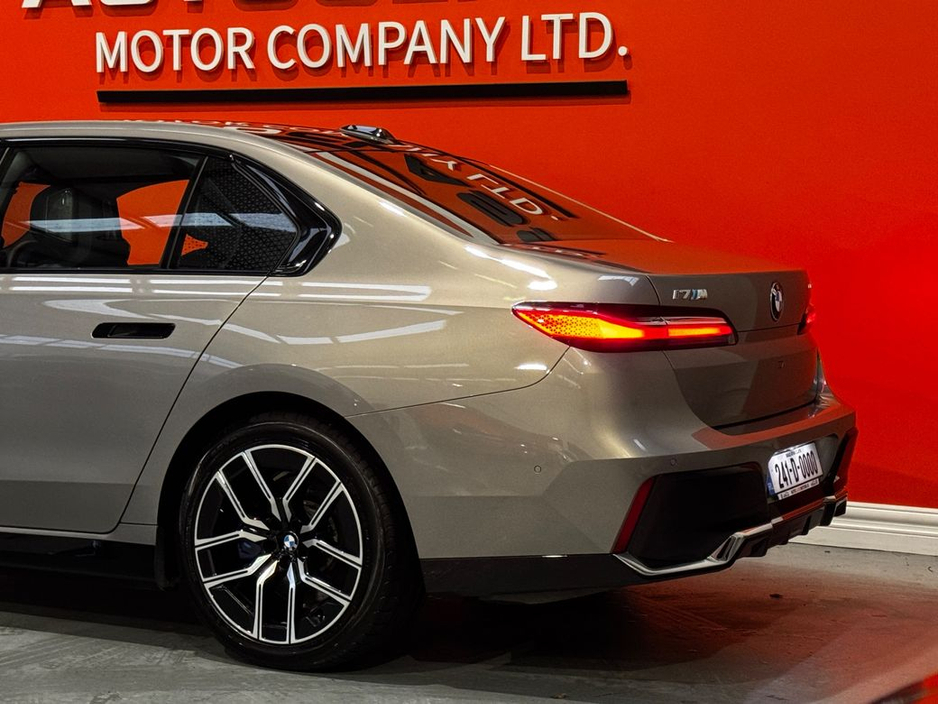 2024 BMW i7 EDRIVE50 M SPORT #37