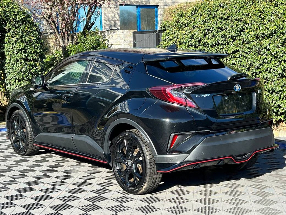 2019 Toyota C-HR - image 5