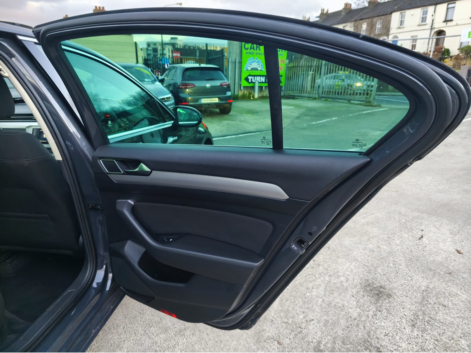 2017 Volkswagen Passat 2.0 TDI SE BUSINESS BLUEMOTION 150PS AA Approved 1 Year Warranty €13,950