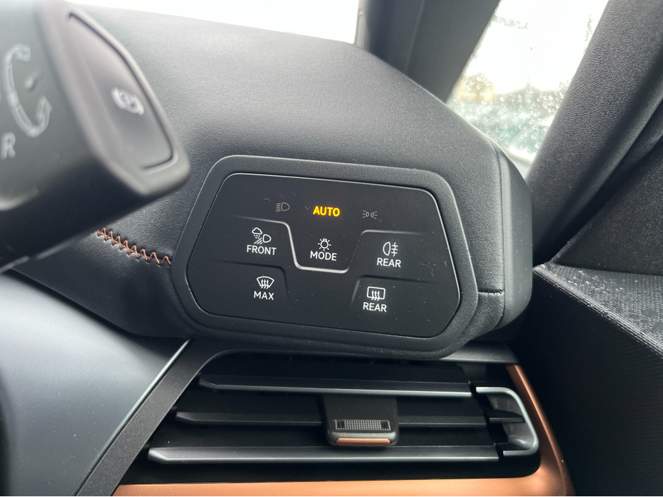 2022 Cupra Born 58KW 204HP EV //REVERSE CAMERA//SAT NAV//ADAPTIVE CRUISE CONTROL// €19,950