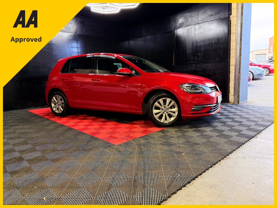 2018 Volkswagen Golf - image 2