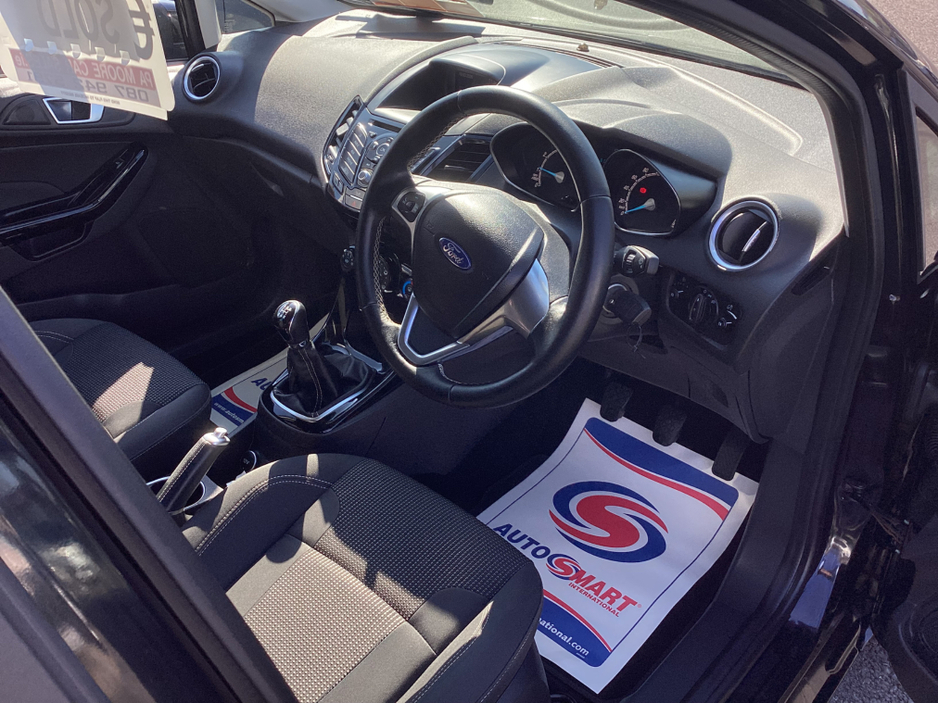 2016 Ford Fiesta - image 11