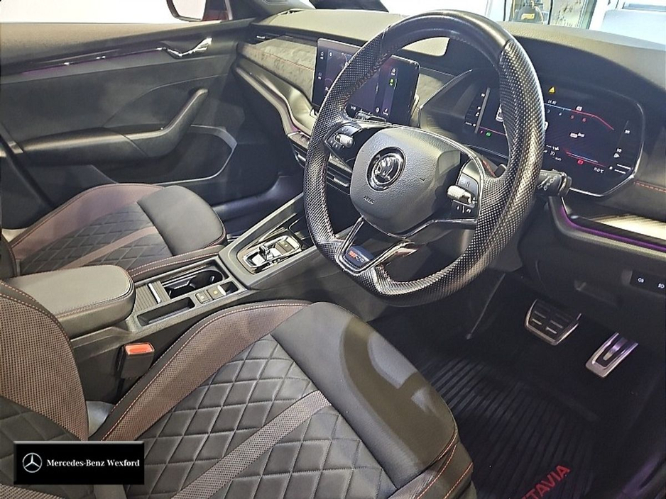 2021 Skoda Octavia - image 12