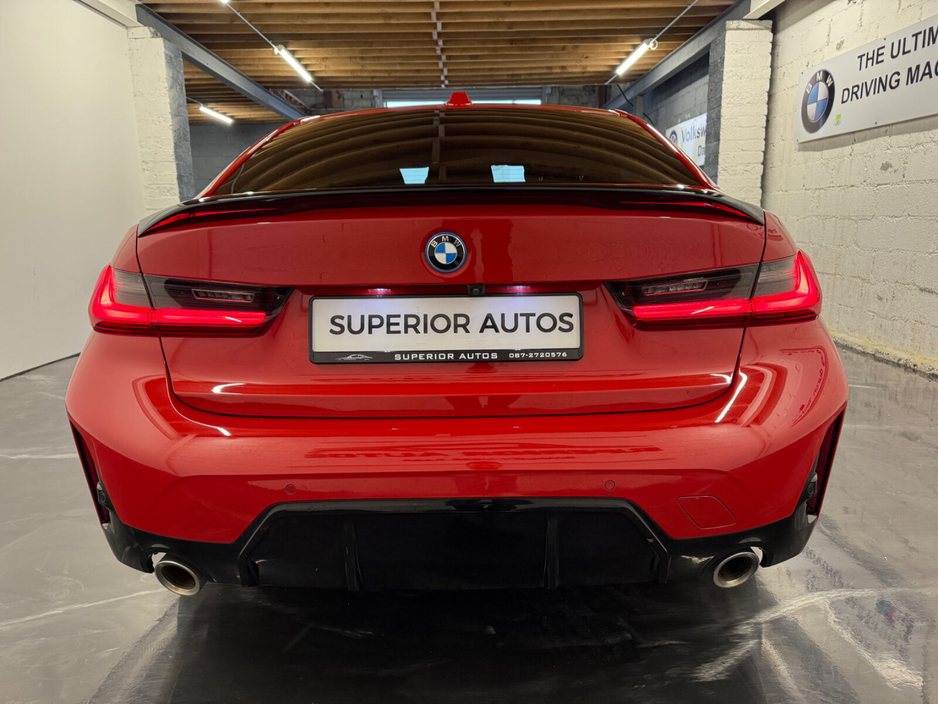 2023 BMW 3 Series - image 6