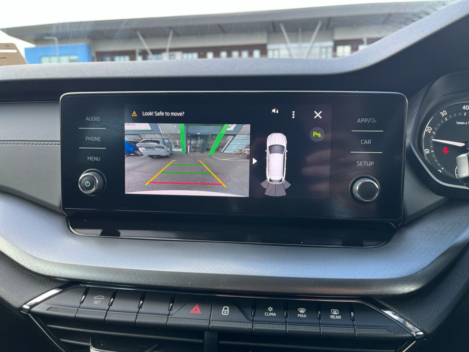 2022 Skoda Octavia - image 19