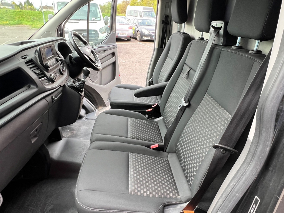 2019 Ford Transit Custom - image 14