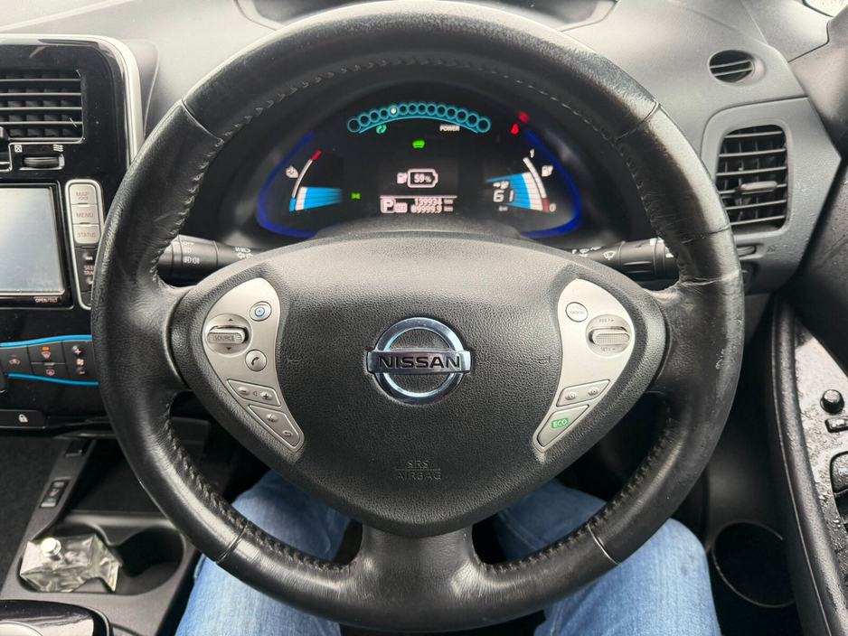 2013 Nissan Leaf - image 11