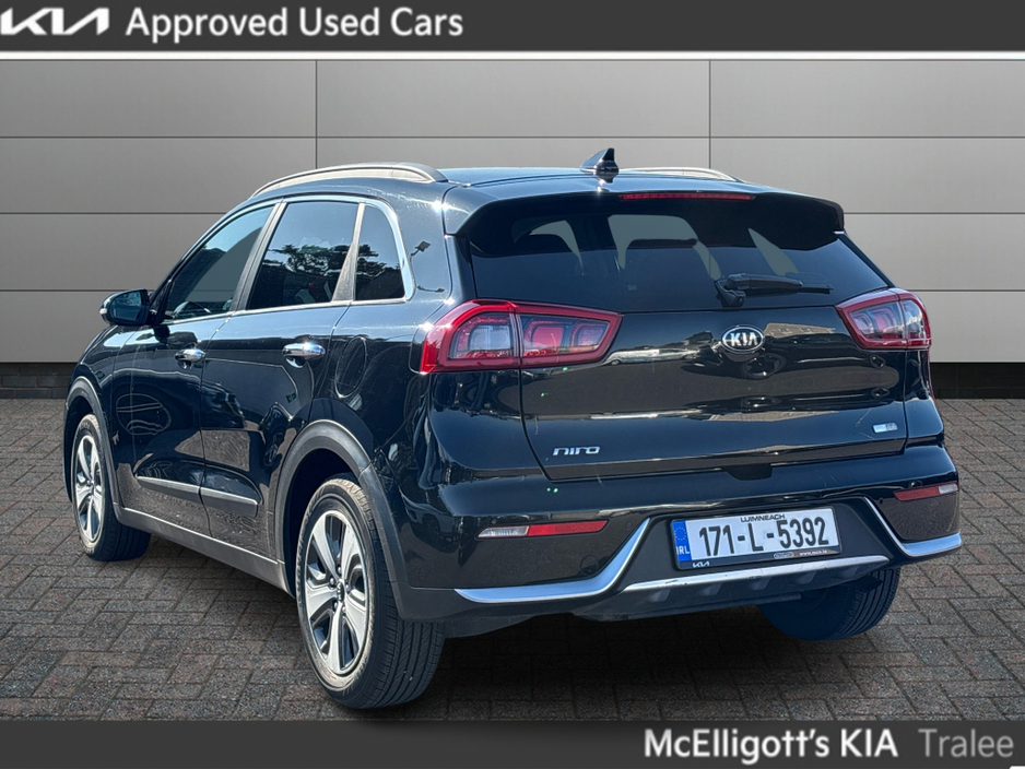 2017 Kia Niro - image 2