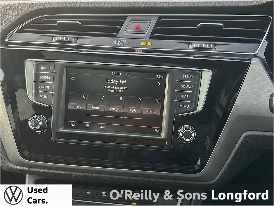 2016 Volkswagen Touran - image 12