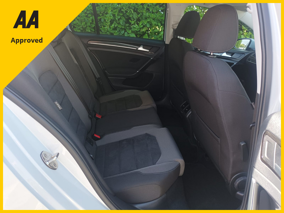 2018 Volkswagen Golf - image 10