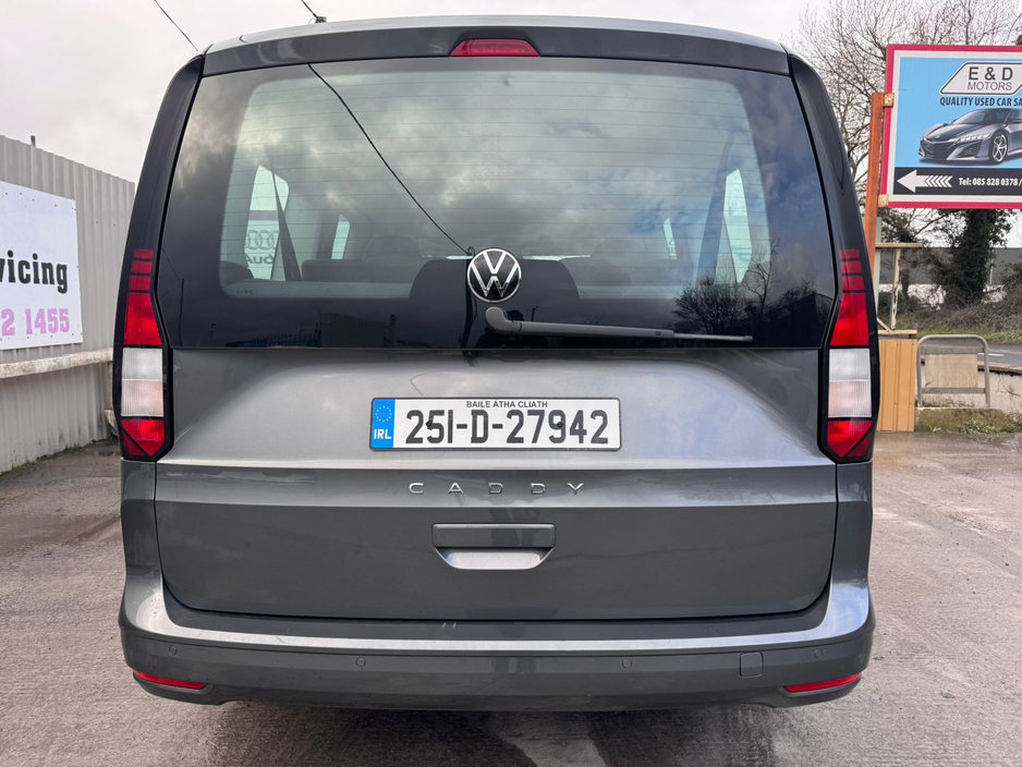 2025 Volkswagen Caddy Maxi Life LIFE TDI 122BHP A7F 5DR A €42,500