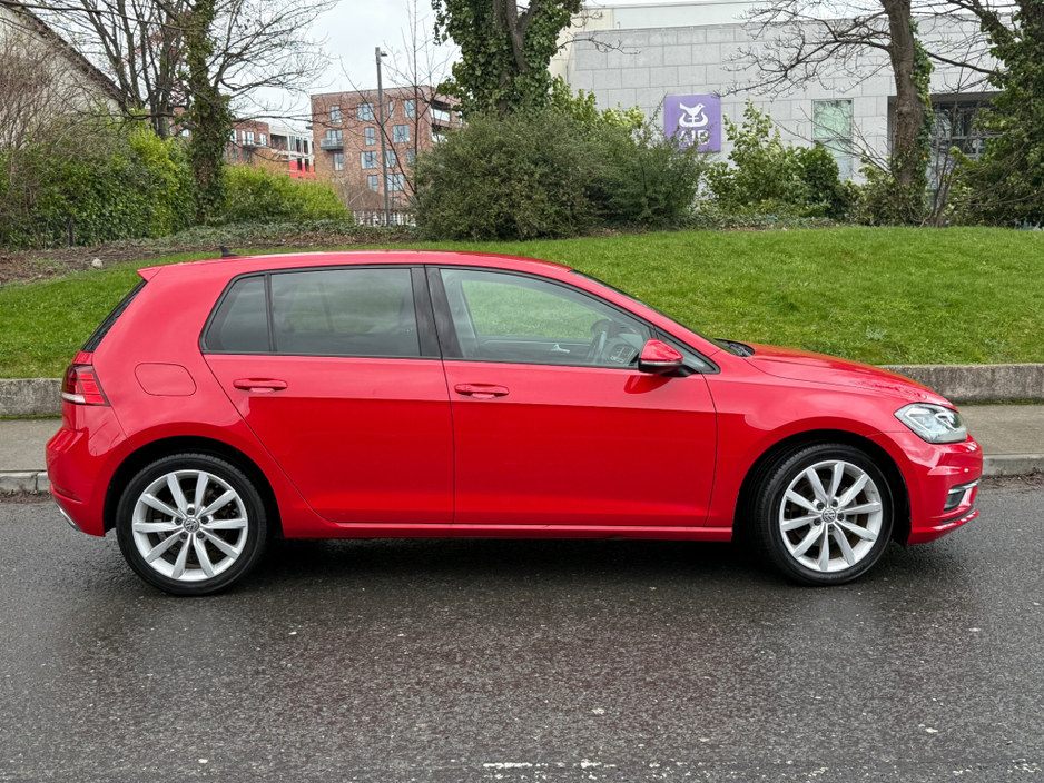 2019 Volkswagen Golf - image 3