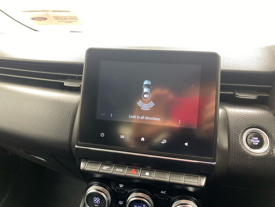 2023 Renault Clio - image 16