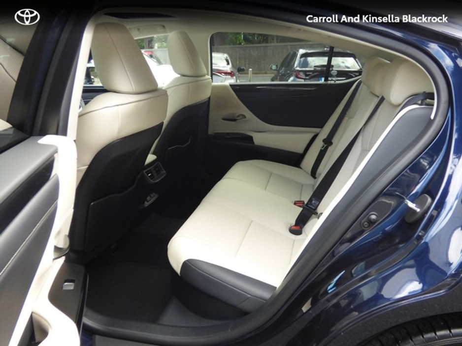 2023 Lexus ES 300 H Hybrid Dynamic €44,950