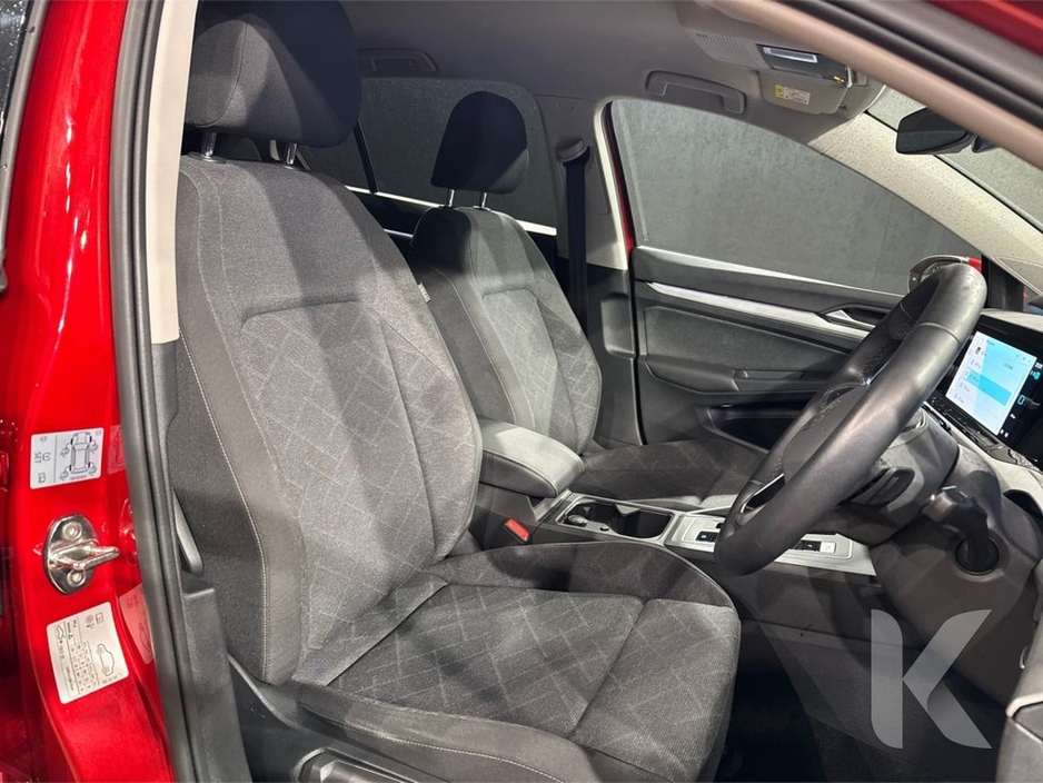 2023 Volkswagen Golf - image 16