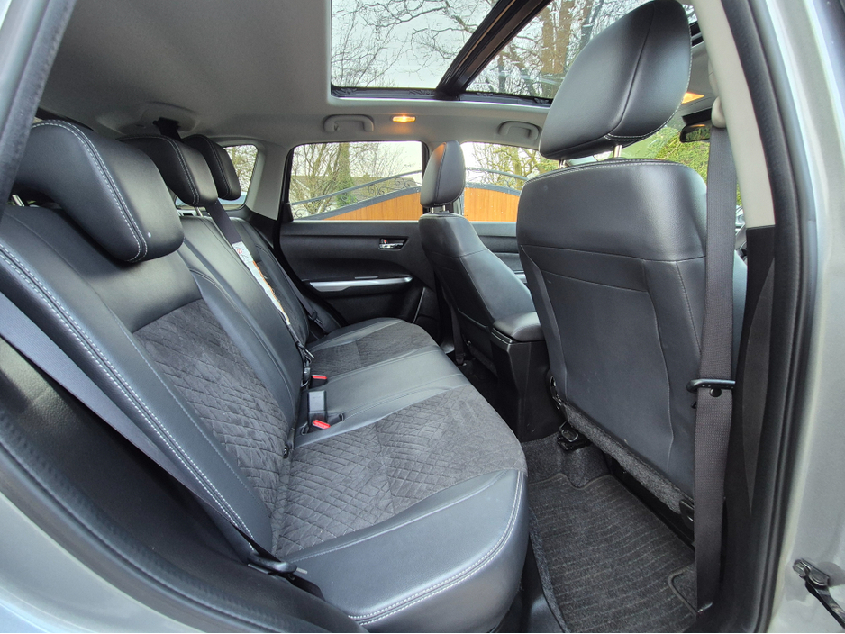 2022 Suzuki Vitara - image 9