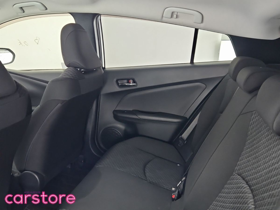 2017 Toyota Prius - image 13