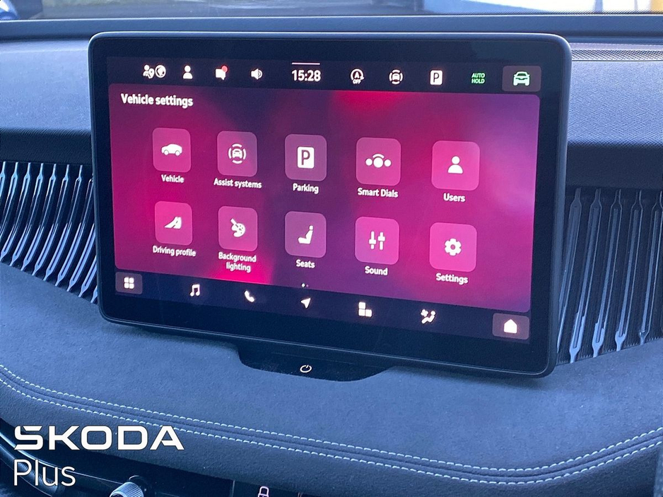 2025 Skoda Superb - image 13