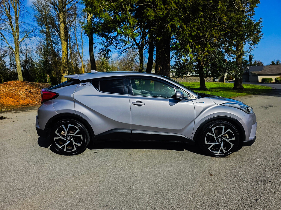 2017 Toyota C-HR - image 3