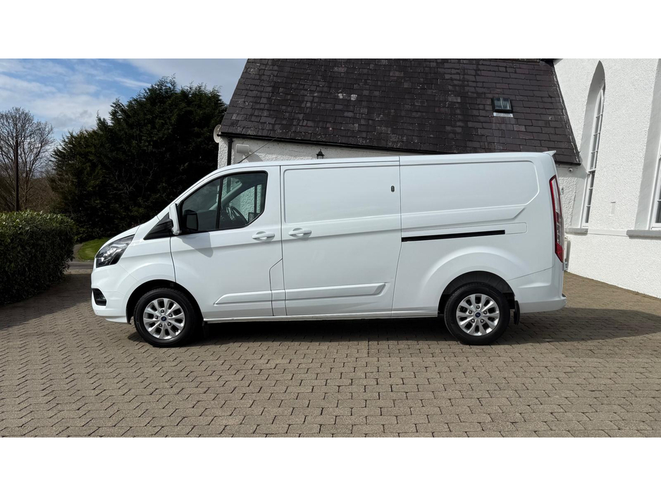 2022 Ford Transit - image 7