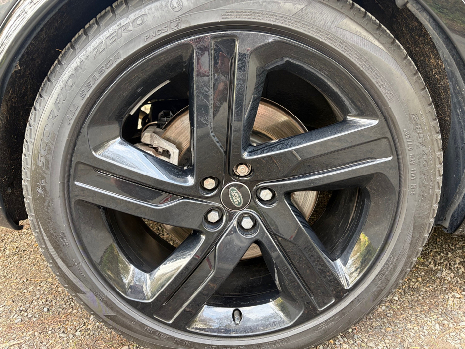 2024 Land Rover Discovery - image 29