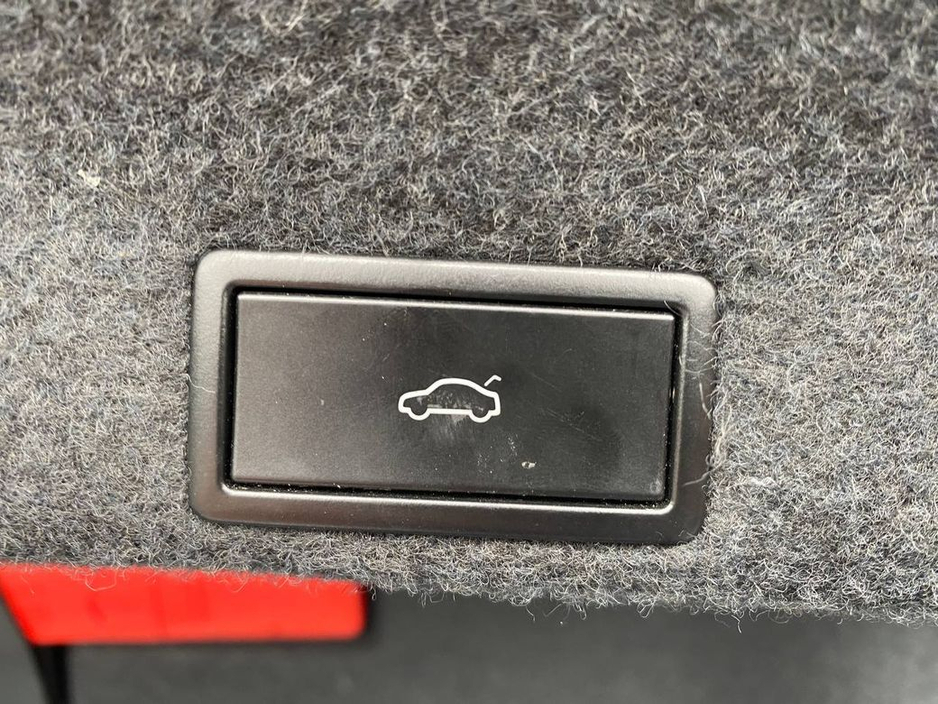 2020 Volkswagen Passat - image 15