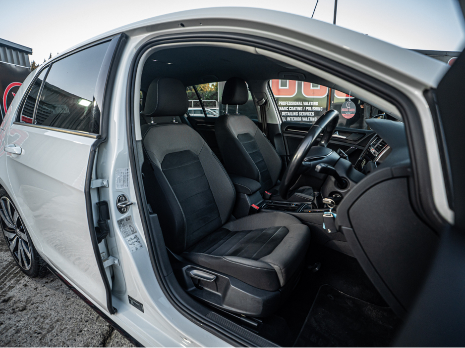 2017 Volkswagen Golf 172 Golf 1.0tsi HIGHLINE/FSH/High spec/1yr warrant €16,888