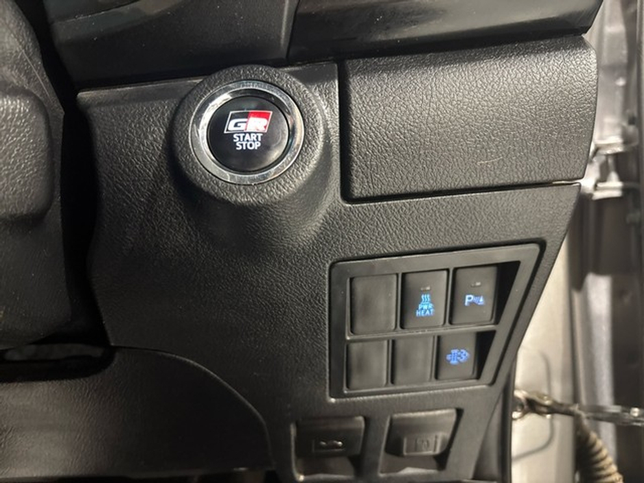 2023 Toyota Hilux 2.8 GR SPORT 4DR A AUTO €41,420