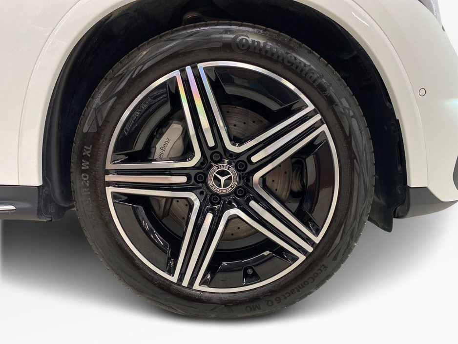 2025 Mercedes-Benz GLC Class - image 7