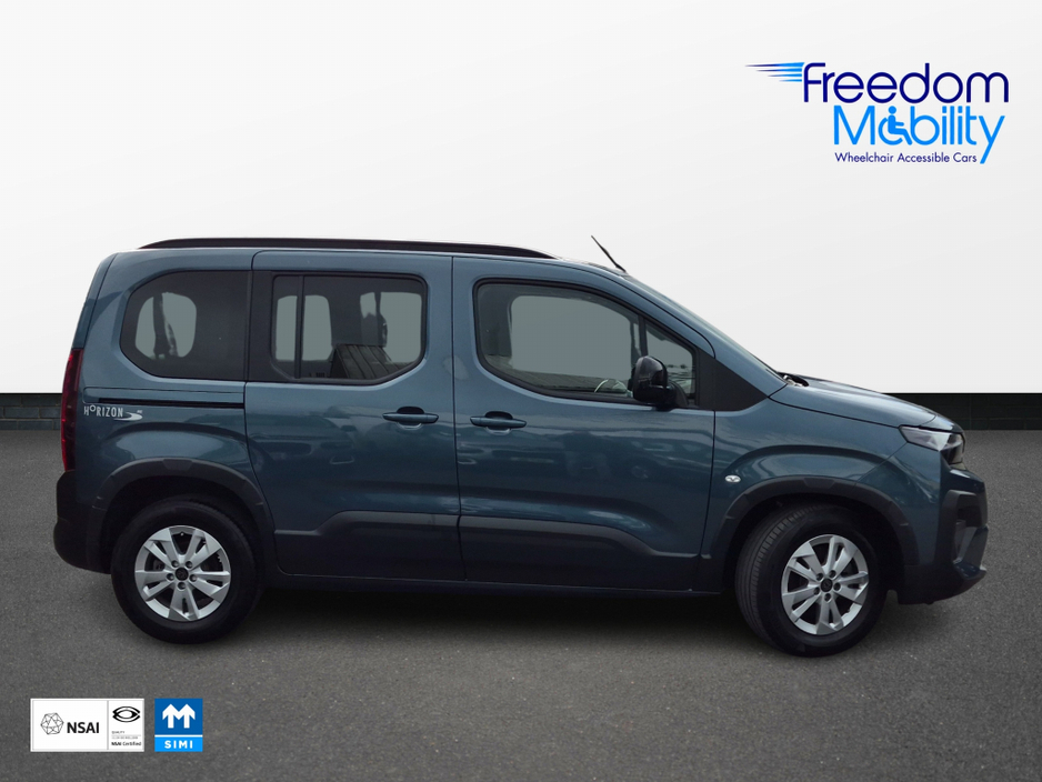 2024 Peugeot Rifter - image 4