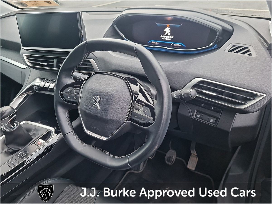 2022 Peugeot 3008 - image 11