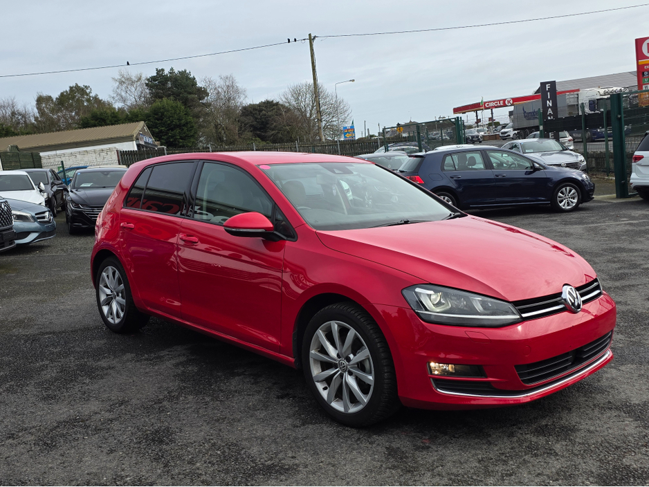 2015 Volkswagen Golf - image 4