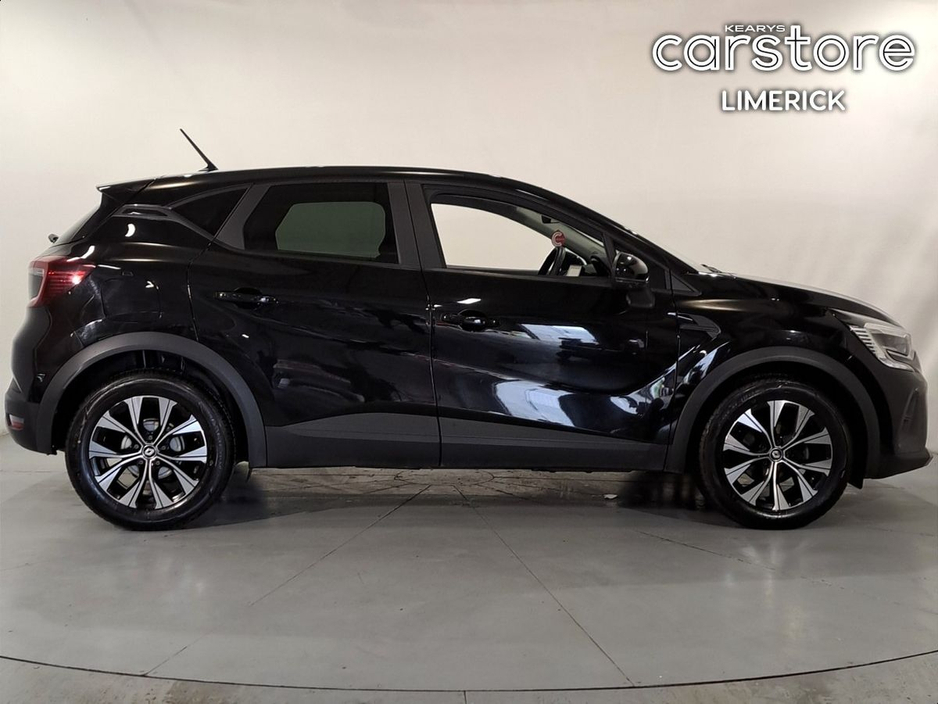 2023 Renault Captur - image 2