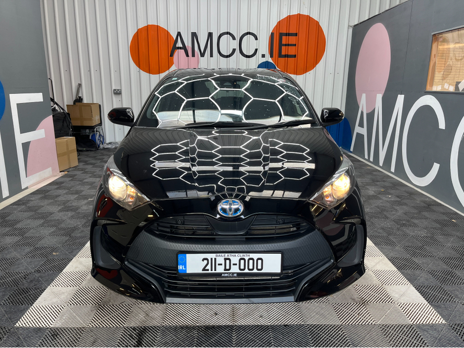 2021 Toyota Yaris - image 6