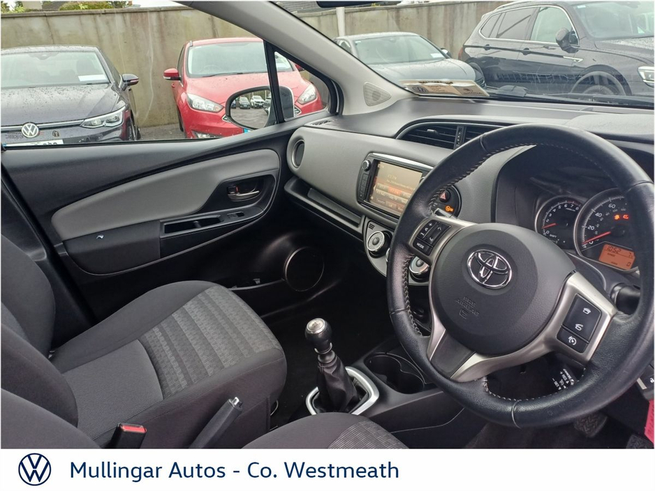 2017 Toyota Yaris - image 23