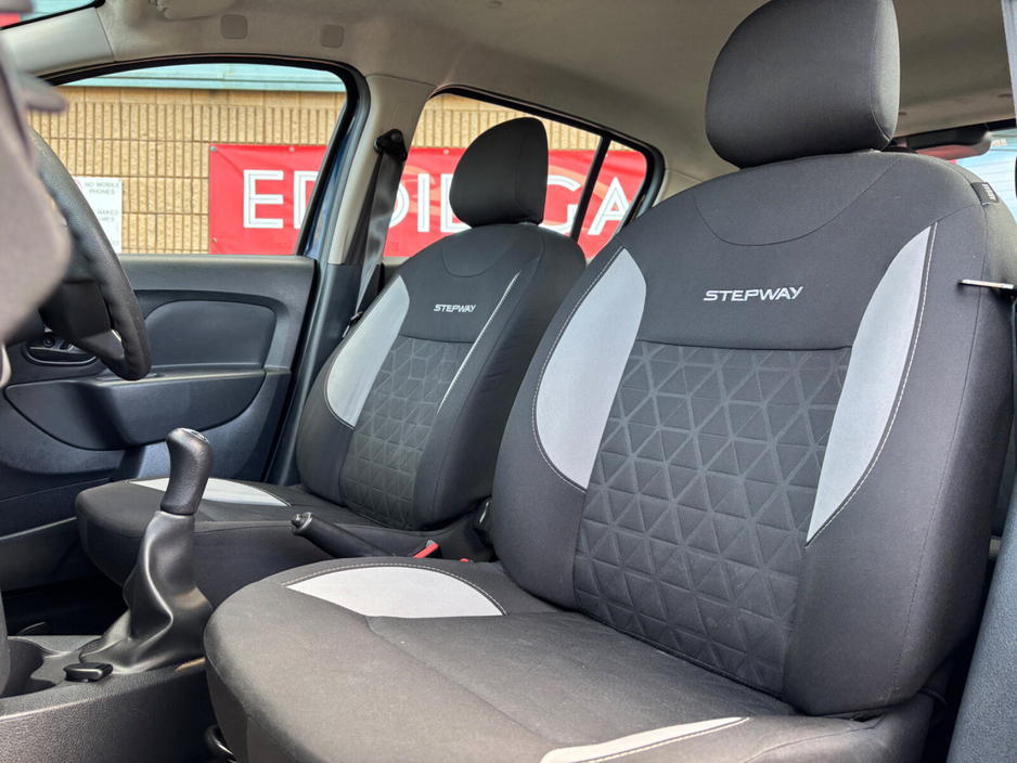 2016 Dacia Sandero Stepway - image 6