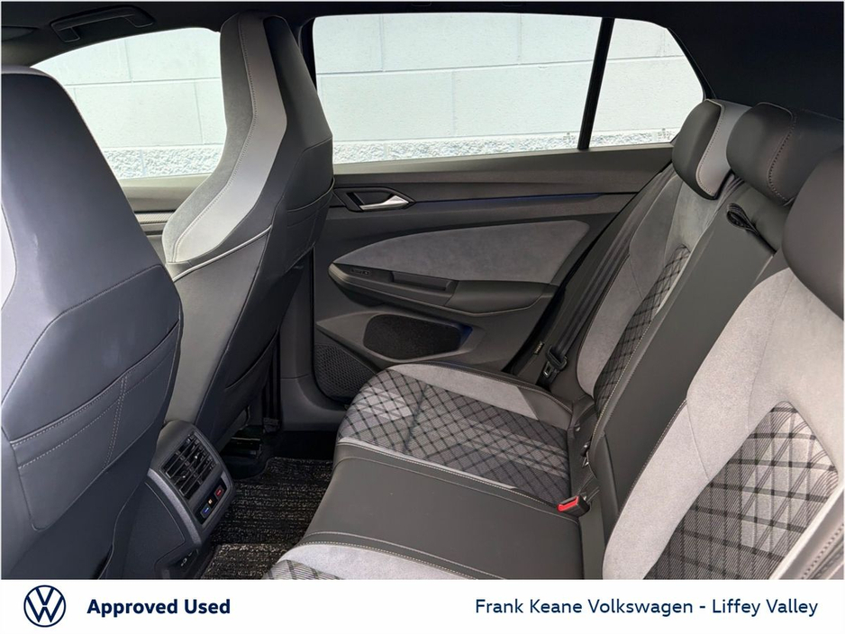 2021 Volkswagen Golf - image 6