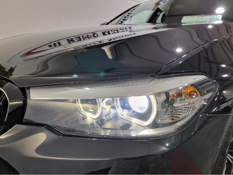 2019 BMW 5 Series 530E (M PERFORMANCE KIT) M SPORT AUTOMATIC **TOP SPEC / 20" ALLOYS / BLUETOOTH INTEGRATION / CRUISE CONTROL / FRONT & REAR PARKING ASSIST / FULL BLACK LEATHER / HEATED FRONT SEATS / SAT NAV** €25,900