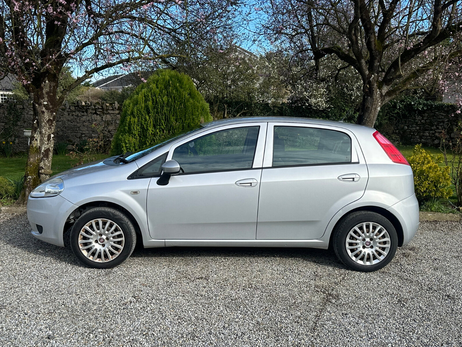 2012 Fiat Punto - image 5