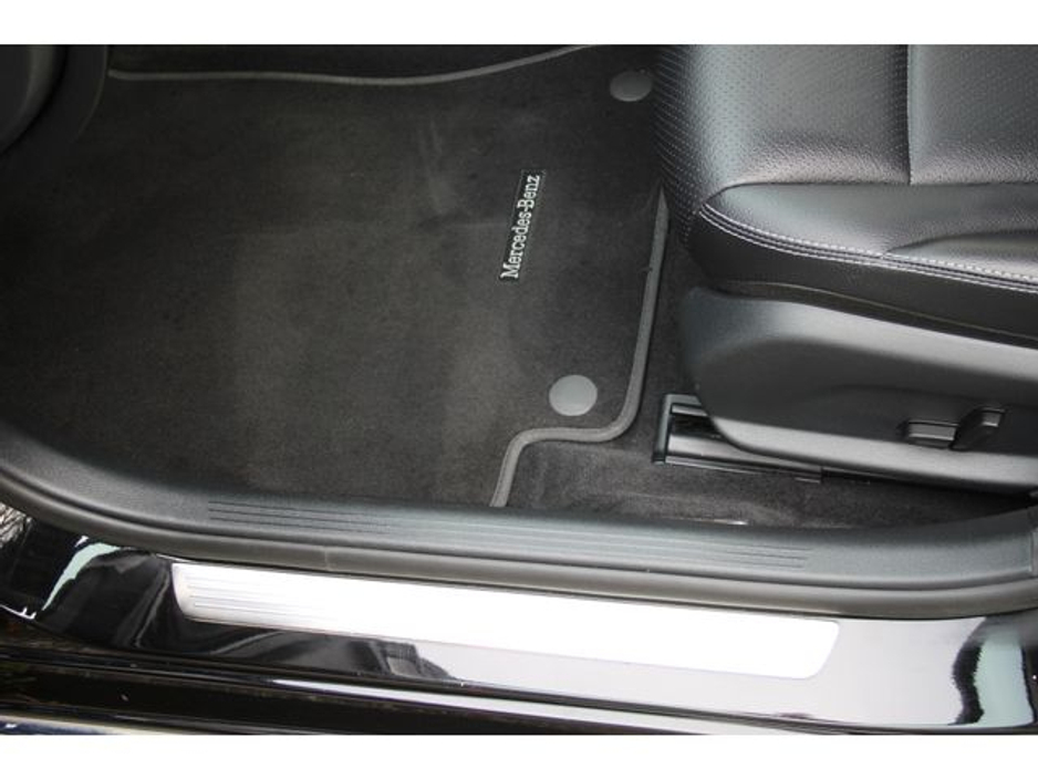 2018 Mercedes-Benz C Class - image 12