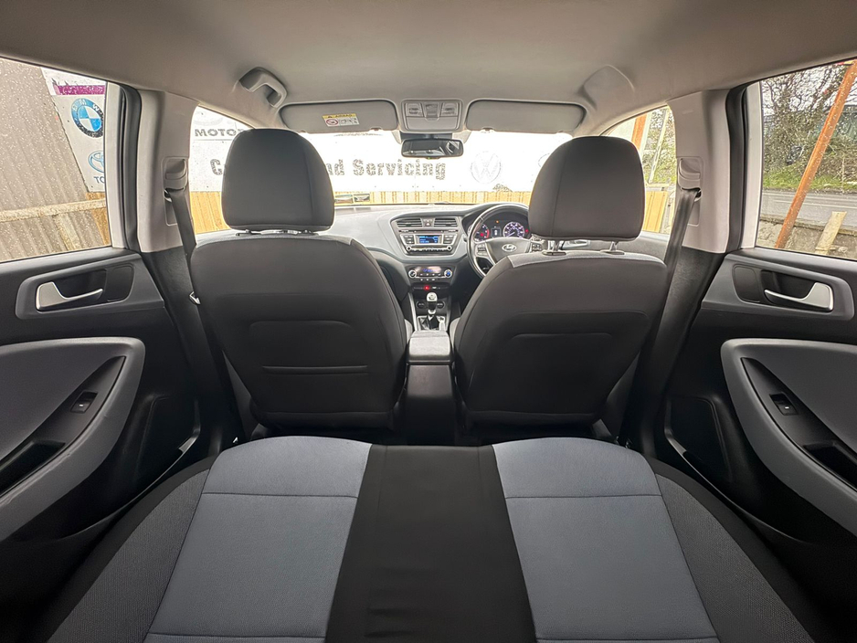 2016 Hyundai i20 - image 28