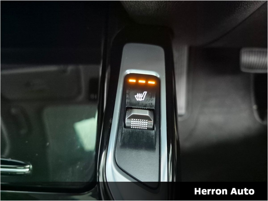 2025 Kia Sorento - image 12