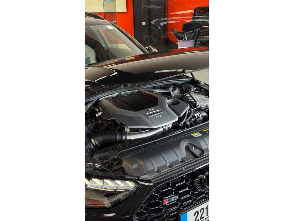 2022 Audi RS4 - image 42