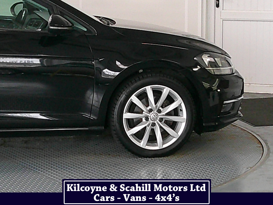 2017 Volkswagen Golf - image 34