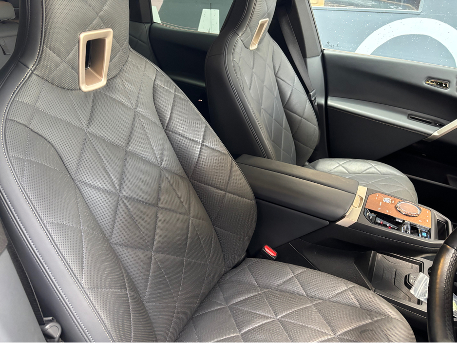 2022 BMW iX - image 16