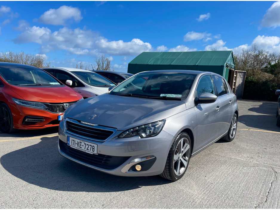 2017 Peugeot 308 - image 3